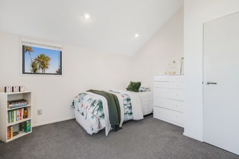Photo of property in 24 Santa Cruz Drive, Shamrock Park, Auckland, 2016