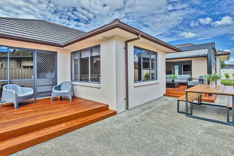 Photo of property in 15 Pinotage Drive, Greenmeadows, Napier, 4112