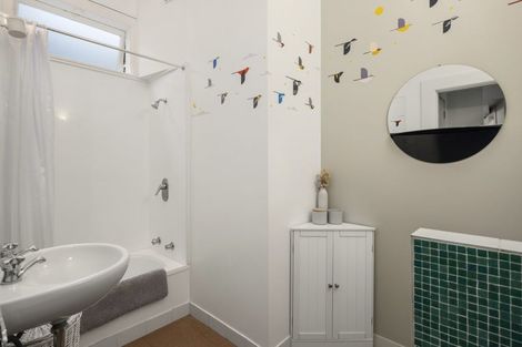 Photo of property in 8 Glen Road, Kelburn, Wellington, 6012