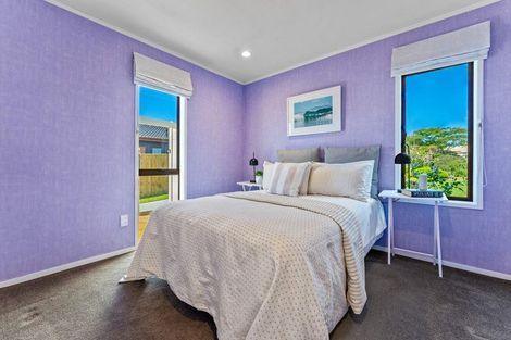 Photo of property in 24 Majesty Place, Half Moon Bay, Auckland, 2012