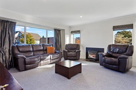 Photo of property in 12 Yellowlees Drive, Kaiapoi, 7630