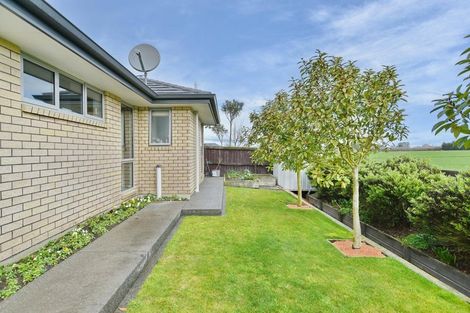 Photo of property in 19 Lancewood Way, Rangiora, 7400