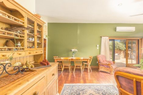 Photo of property in 13 Hawkhurst Road, Lyttelton, 8082