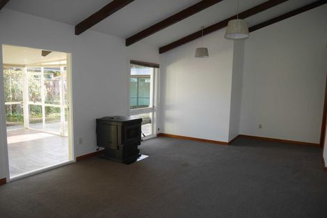 Photo of property in 32 Raekura Place, Redcliffs, Christchurch, 8081