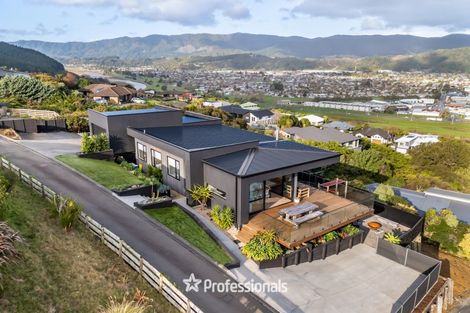 Photo of property in 37 Percy Kinsman Crescent, Riverstone Terraces, Upper Hutt, 5018