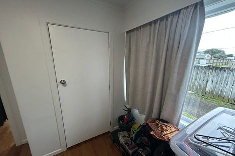 Photo of property in 2/16 Kaponga Crescent, New Lynn, Auckland, 0600