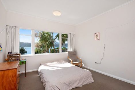 Photo of property in 115 Breaker Bay Road, Breaker Bay, Wellington, 6022