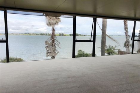 Photo of property in 10 Gigi Place, Conifer Grove, Takanini, 2112