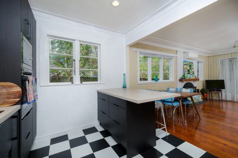 Photo of property in 50 Hebron Road, Waiake, Auckland, 0630