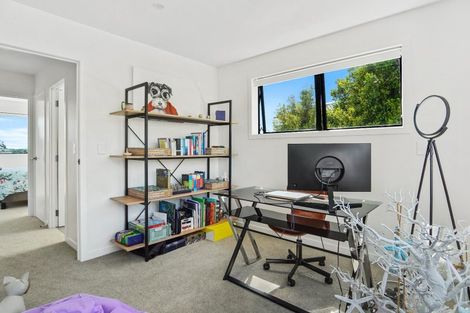 Photo of property in 9/35 Garadice Road, Rothesay Bay, Auckland, 0630