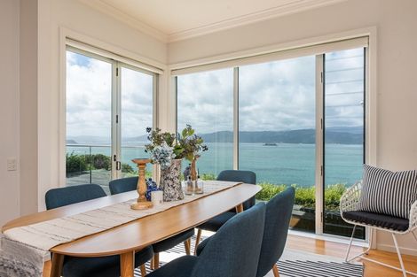 Photo of property in 116 Nevay Road, Karaka Bays, Wellington, 6022