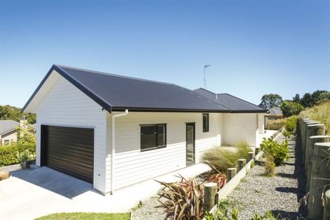 Photo of property in 20 La Lena Grove, Fitzherbert, Palmerston North, 4410