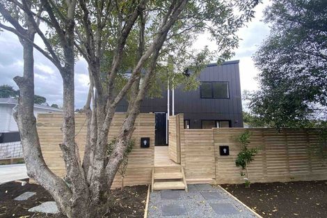 Photo of property in 2/20 Peach Road, Glenfield, Auckland, 0629