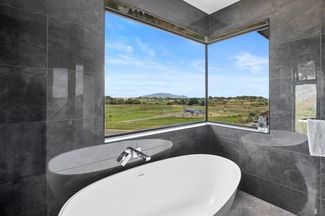 Photo of property in 80 Harakeke Road, Te Horo, Otaki, 5581