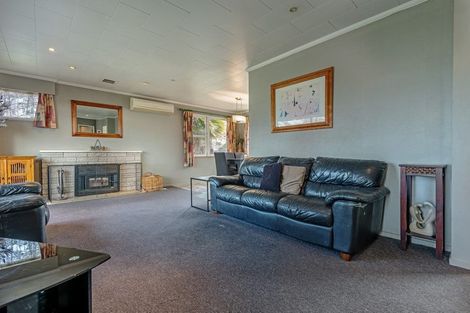 Photo of property in 22 Rhodes Drive, Kelvin Grove, Palmerston North, 4414