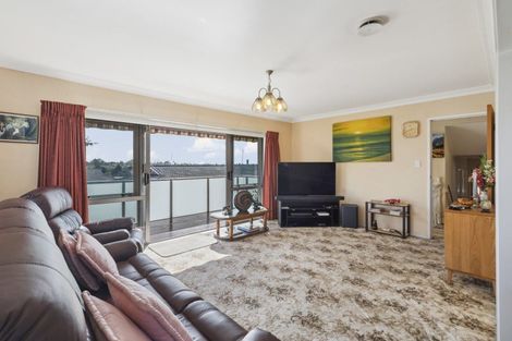 Photo of property in 2/18 Hanover Place, Pahurehure, Papakura, 2113