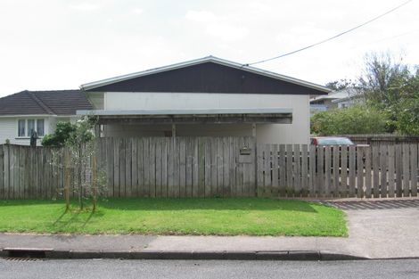 Photo of property in 39 Kelman Road, Kelston, Auckland, 0602