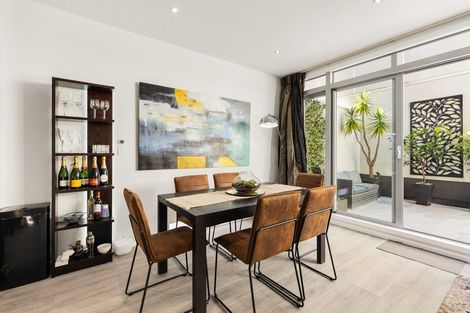 Photo of property in Las Olas De Cuba, 1/35 Torrens Terrace, Mount Cook, Wellington, 6011