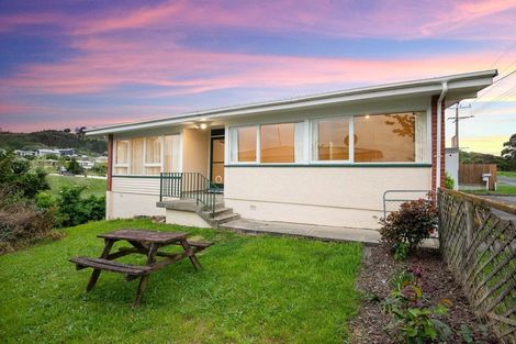 Photo of property in 6 Weir Street, Green Island, Dunedin, 9018