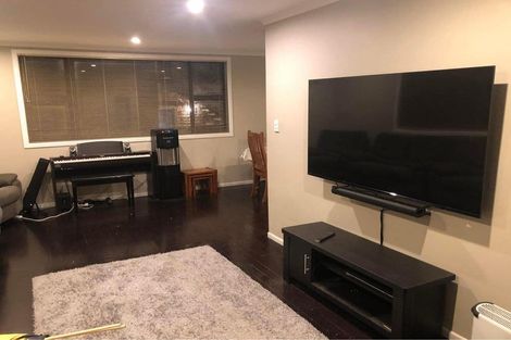 Photo of property in 10 Worcester Place, Cannons Creek, Porirua, 5024