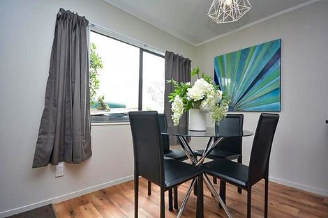 Photo of property in 2/26 Estuary Road, Weymouth, Auckland, 2103