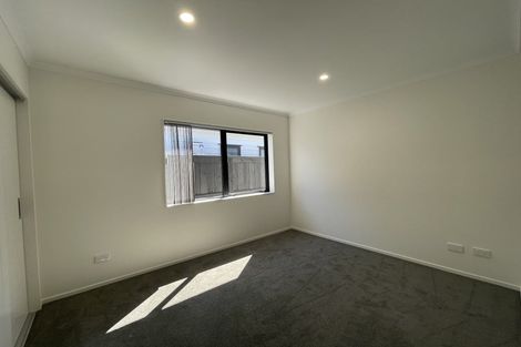 Photo of property in 1 Darren Crescent, Half Moon Bay, Auckland, 2012