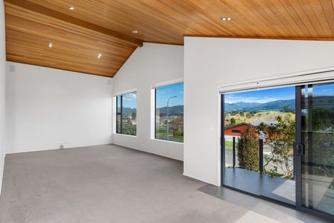 Photo of property in 28 Noble Johnston Drive, Katikati, 3129