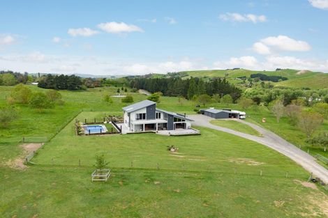 Photo of property in 180a Tikokino Road, Waipawa, 4273
