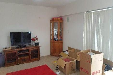 Photo of property in 1/940 East Coast Road, Northcross, Auckland, 0630