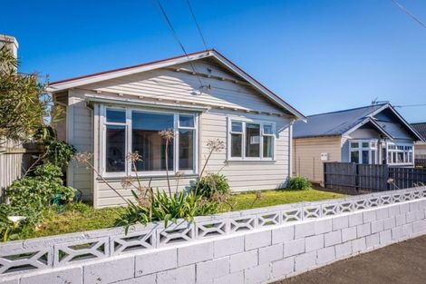 Photo of property in 204 Coutts Street, Rongotai, Wellington, 6022
