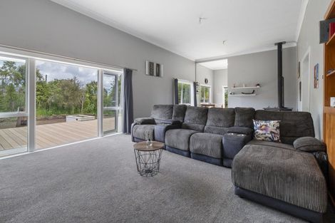 Photo of property in 24 Clive Street, Halcombe, Feilding, 4779