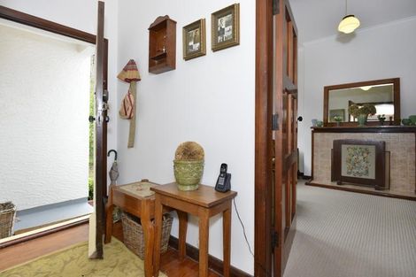 Photo of property in 57 Old Lake Road, Narrow Neck, Auckland, 0624