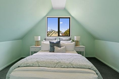 Photo of property in 19 Caspian Close, New Lynn, Auckland, 0600