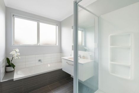 Photo of property in 2 Long Acre Close, Katikati, 3129