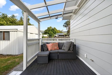 Photo of property in 19 Hardie Grove, Featherston, 5710