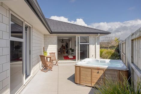 Photo of property in 6 Fuller Street, Papamoa Beach, Papamoa, 3118