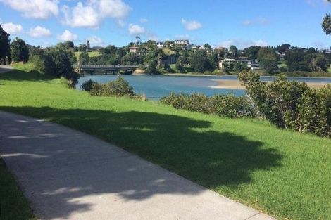 Photo of property in 20/21 Makomako Drive, Orewa, 0931