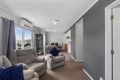 Photo of property in 1/19 Lilburn Crescent, Massey, Auckland, 0614