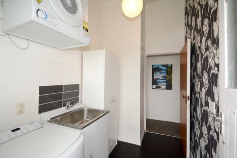 Photo of property in 24 Lock Street, Saint Clair, Dunedin, 9012