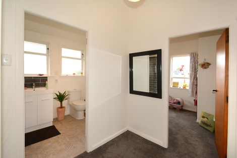 Photo of property in 24 Lock Street, Saint Clair, Dunedin, 9012