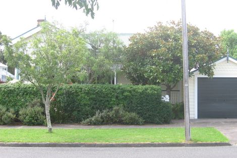 Photo of property in 24 Mozeley Avenue, Devonport, Auckland, 0624