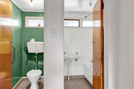 Photo of property in 5 Hughson Place, Opunake, 4616