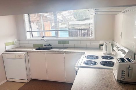 Photo of property in 1/126 Clevedon Road, Papakura, 2110