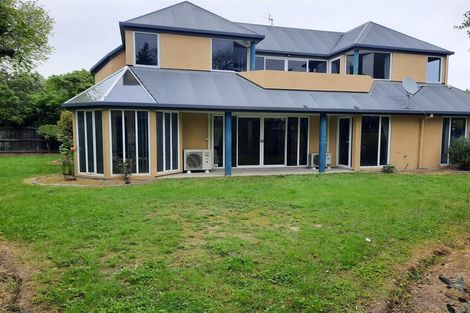 Photo of property in 32 Huntingdon Place, Avonhead, Christchurch, 8042