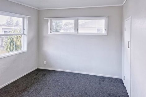 Photo of property in 4 Clutha Crescent, Clover Park, Auckland, 2023
