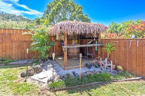 Photo of property in 9a Puriri Place, Whitianga, 3510