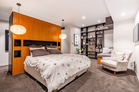 Photo of property in 11 Laguna Place, Matakatia, Whangaparaoa, 0930