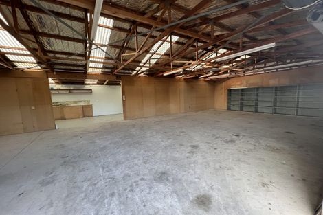 Photo of property in 8 Burgundy Park Avenue, Henderson, Auckland, 0612