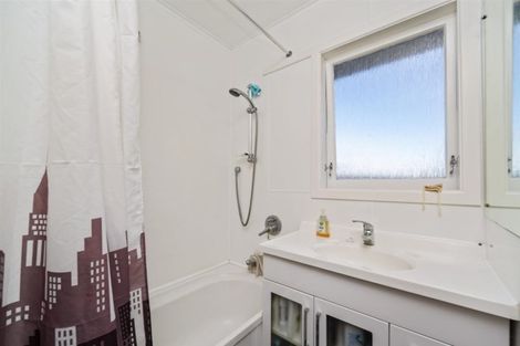 Photo of property in 6 Ngaio Place, Hawera, 4610