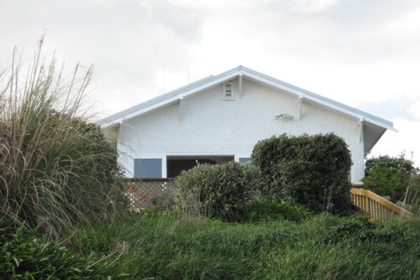 Photo of property in 52 Karaka Street, Castlecliff, Whanganui, 4501